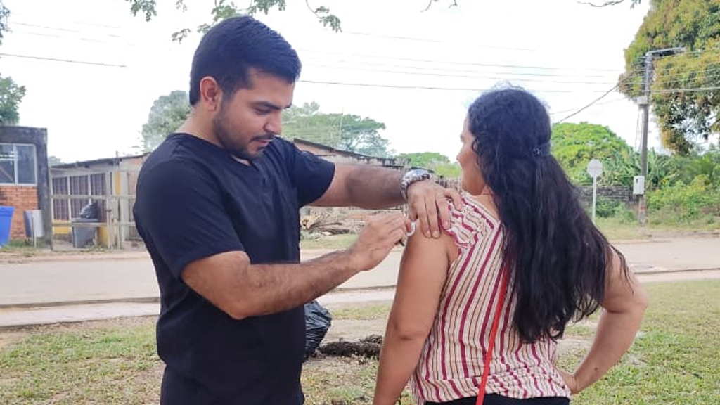 mano con heridas de sarampión