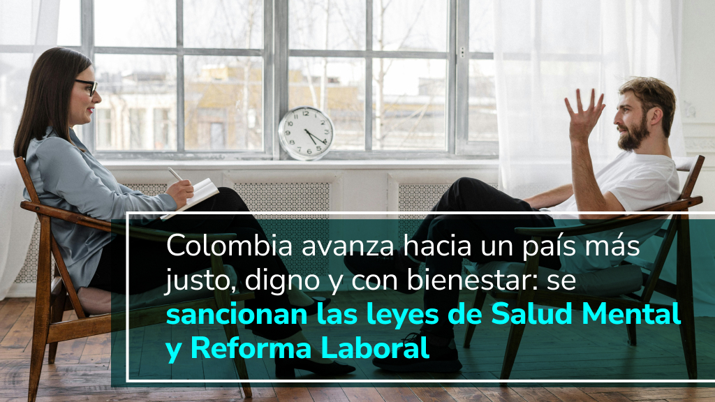 Una psicologa escuchando a un hoombre en un consultorio tomando nota